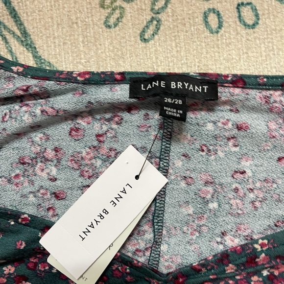Lane Bryant 26/28 top 🧜‍♀️ - Picture 2 of 6